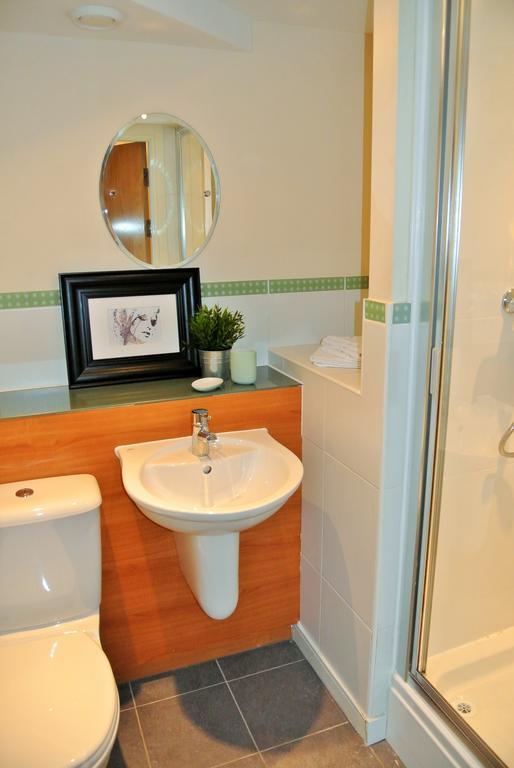 Oyo Approved Serviced Apartments Steam Mill Τσέστερ Εξωτερικό φωτογραφία