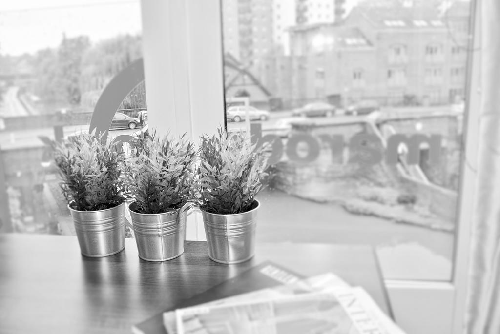 Oyo Approved Serviced Apartments Steam Mill Τσέστερ Εξωτερικό φωτογραφία
