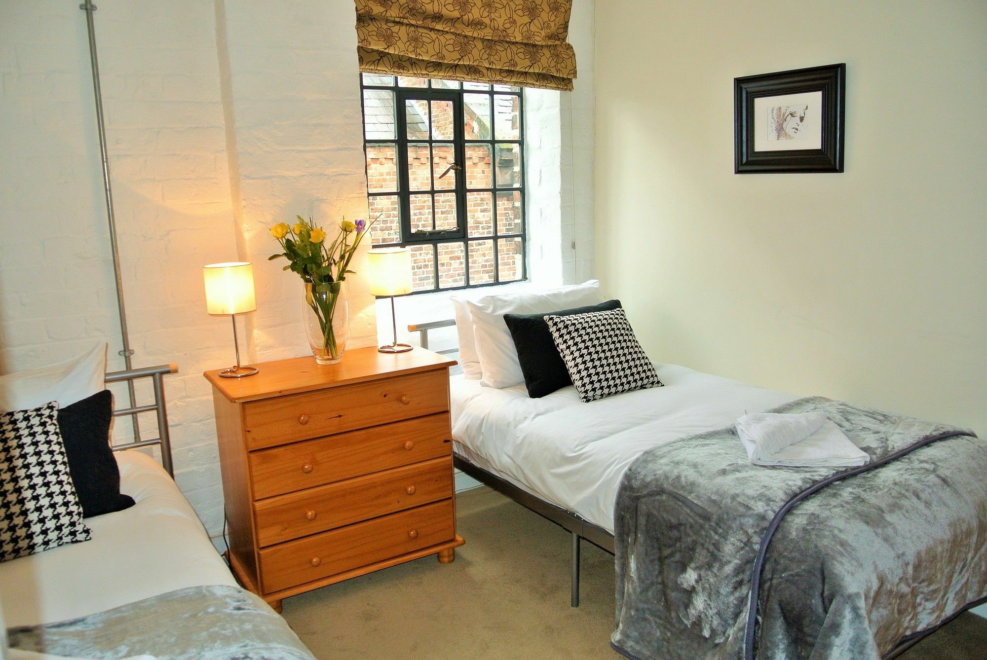 Oyo Approved Serviced Apartments Steam Mill Τσέστερ Εξωτερικό φωτογραφία